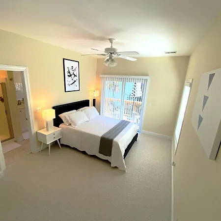 *Stylish* Luxury Suite Near Historic Downtown